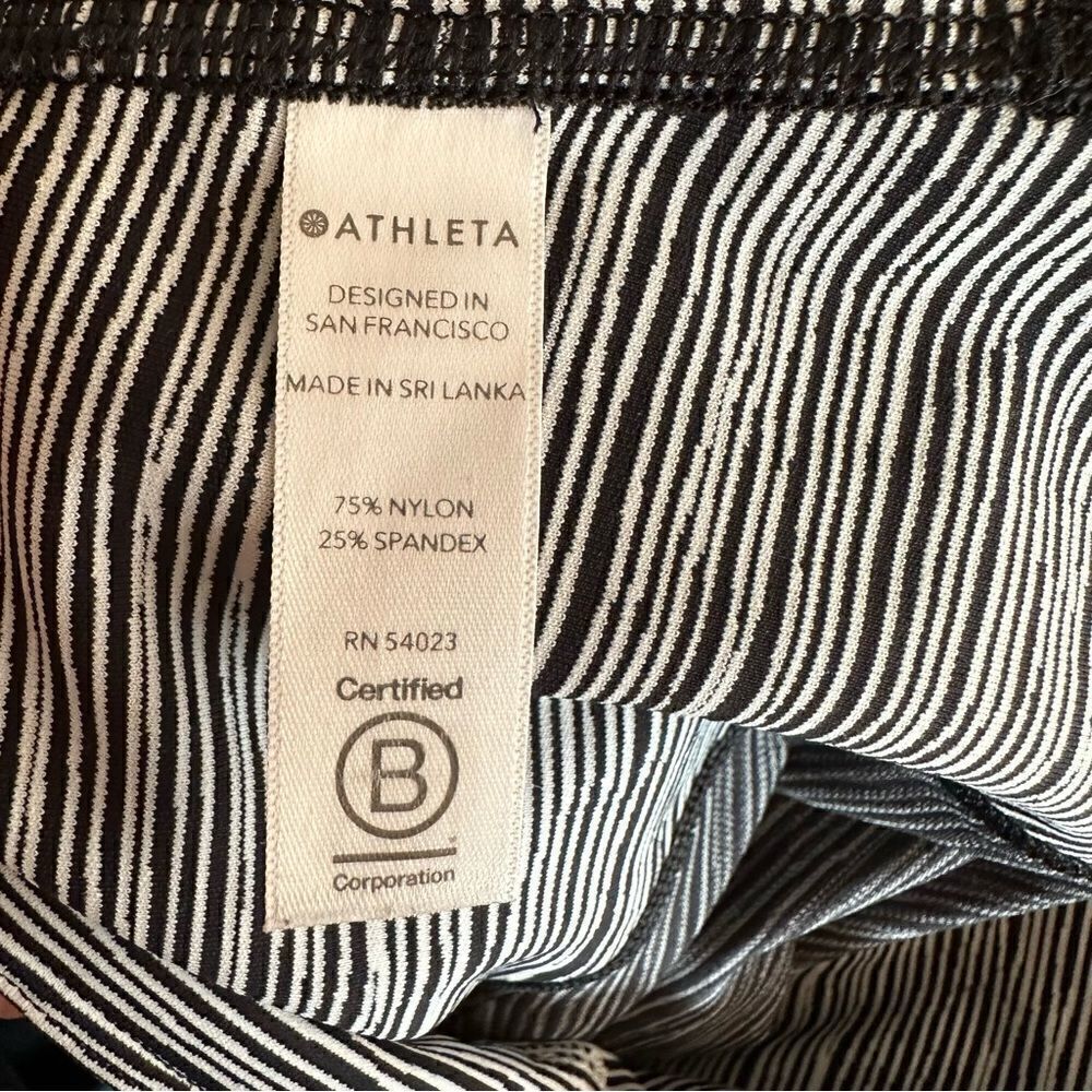 Athleta Leggings Womens white black Ultimate Stash Pocket Capri Activewear - Picture 7 of 7